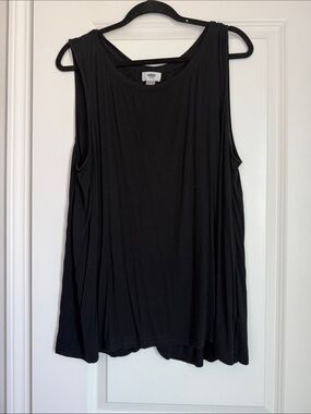 Classic Black Sleeveless Women’s Tank Top - Comfortable Everyday Layer